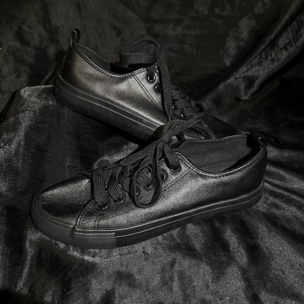 NEW All Black Faux Leather Lace Up Epicstep Sneaker Shoes Size 6